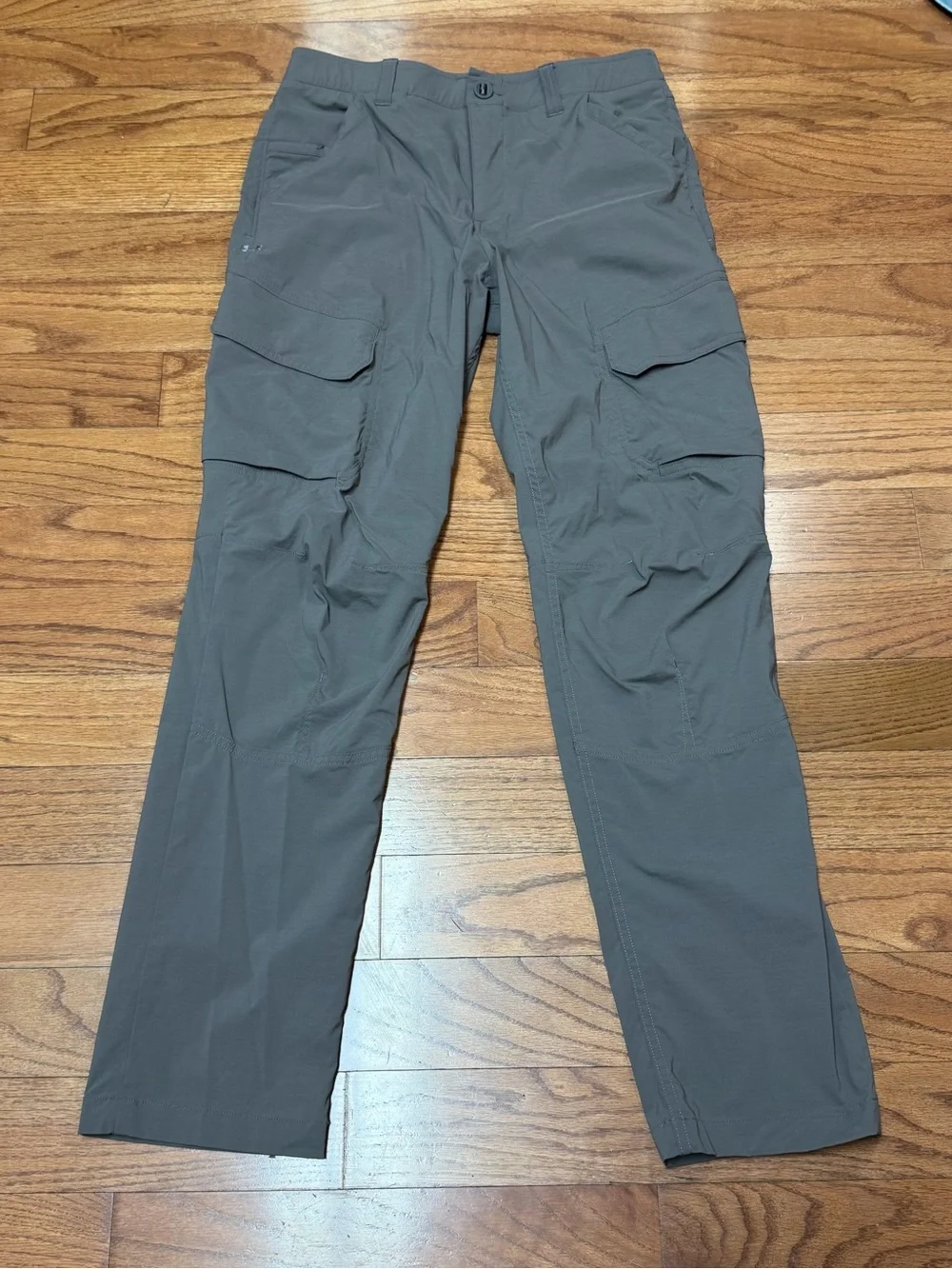 Under Armour Men's Gray Loose Cargo Pants Size 32x32 Hiking Golf Casual
